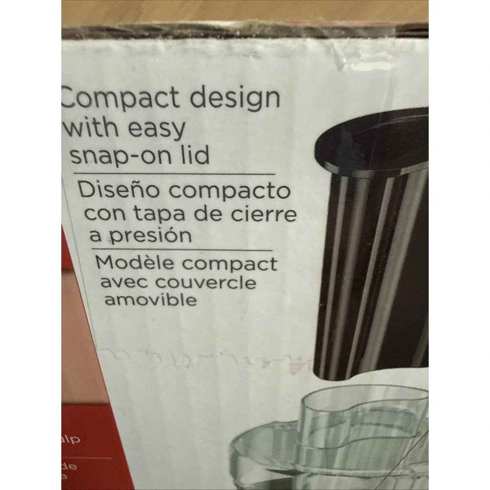 Black Decker 400 Watt Fruit Vegetable Extractor Juicer JE2400BD NEW In Box